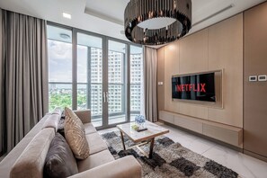 Suite presidencial, 3 habitaciones, con acceso al salón lounge del club, vista a la ciudad | Ropa de cama de alta calidad, edredón y camas Select Comfort 