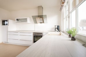 Fridge, microwave, oven, stovetop - Holiday home Sundblick (Kramerhof)
