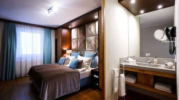 Comfort-Doppelzimmer | Allergikerbettwaren, Zimmersafe, Schreibtisch, Bügeleisen/Bügelbrett