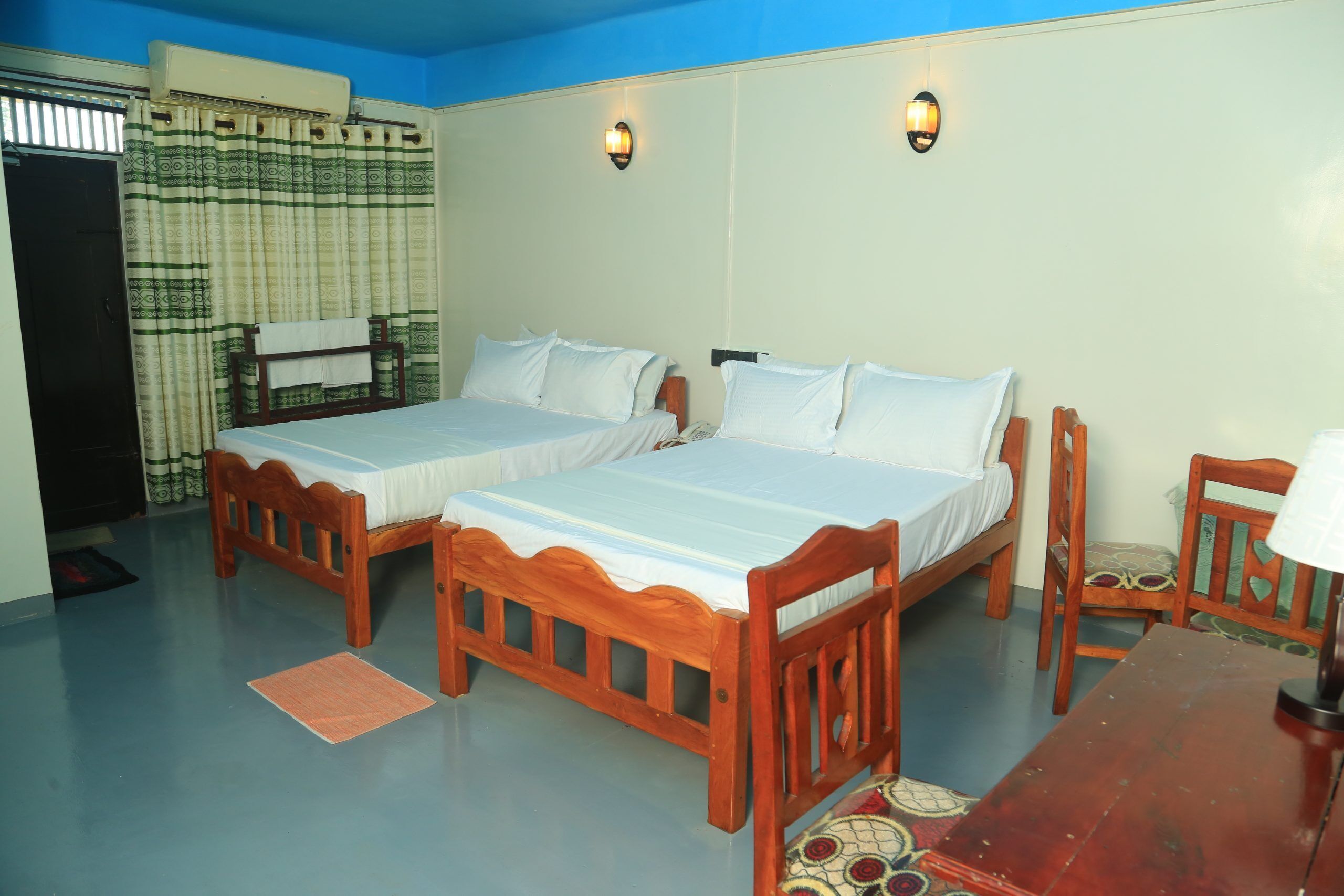 セーフティボックス (室内)、防音設備、アイロン / アイロン台、WiFi (無料)