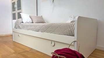 3 Schlafzimmer, Bügeleisen/Bügelbrett, Bettwäsche
