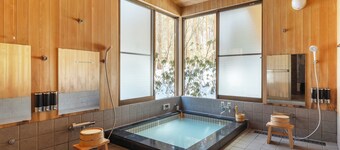 Deerhouse Nagano: Western and Japanese Styles Cottage near by lake and forest
