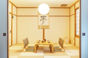 Dining - Deerhouse Nagano: Western and Japanese Styles Cottage near by lake and forest (茅野市豊平チェルトの森柳川)