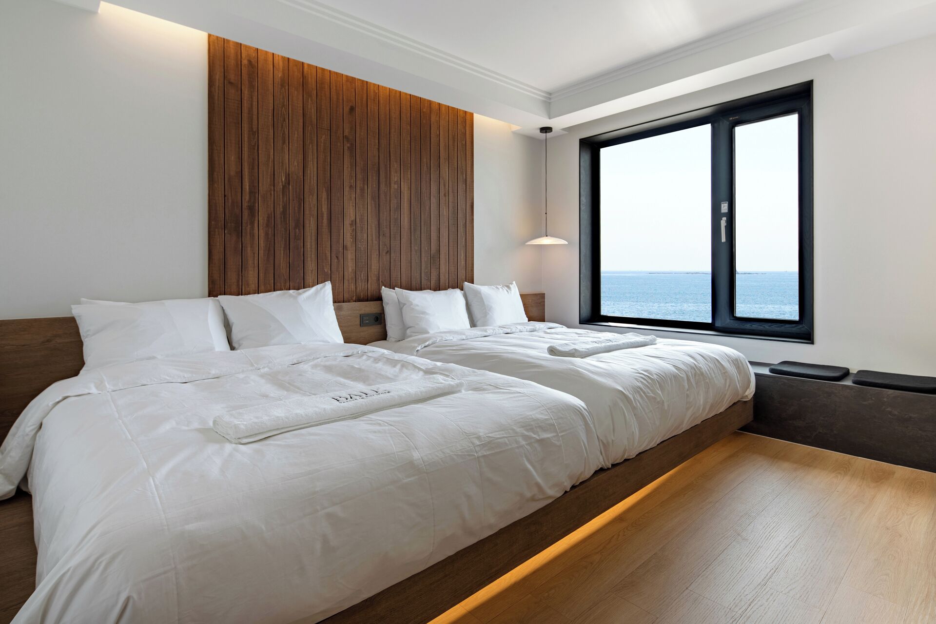 Premium bedding, down comforters, pillowtop beds, free minibar items