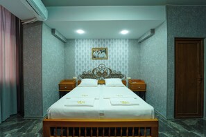 Free WiFi, bed sheets - West Star Hotel (Kutaisi)