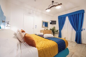2 bedrooms, travel crib, WiFi, bed sheets - Deluxe Family Suite Sun (Palmi)