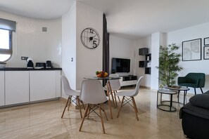 Dining - LAS ARENAS sea front apartments (Benidorm)