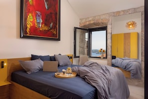 4 slaapkamers, een kluis op de kamer, een bureau