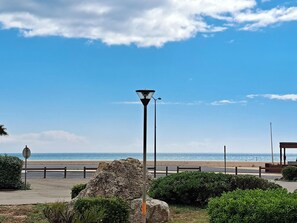 Am Strand, Liegestühle