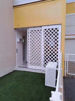Exterior detail - Appartement à 50m de la Plage Front de mer Avec Jardin et Parking Sécurisés (Narbonne)