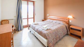 2 Schlafzimmer, Reisekinderbett, kostenloses WLAN, Bettwäsche