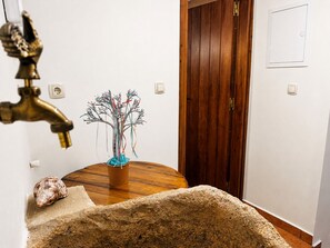 Interior - Oniropagida - Dream Catcher - House On Way To Sougia (Platanias)