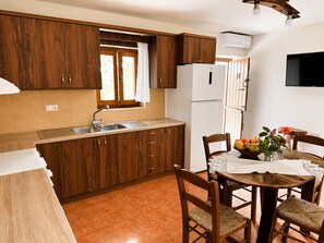 Interior - Oniropagida - Dream Catcher - House On Way To Sougia (Platanias)