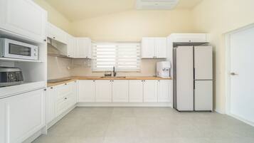 Basic Room, 3 Bedrooms (Narangstay (Oceanview,Poolvilla)) | 3 bedrooms, WiFi (free)
