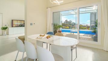 Basic Room, 3 Bedrooms (Narangstay (Oceanview,Poolvilla)) | 3 bedrooms, WiFi (free)