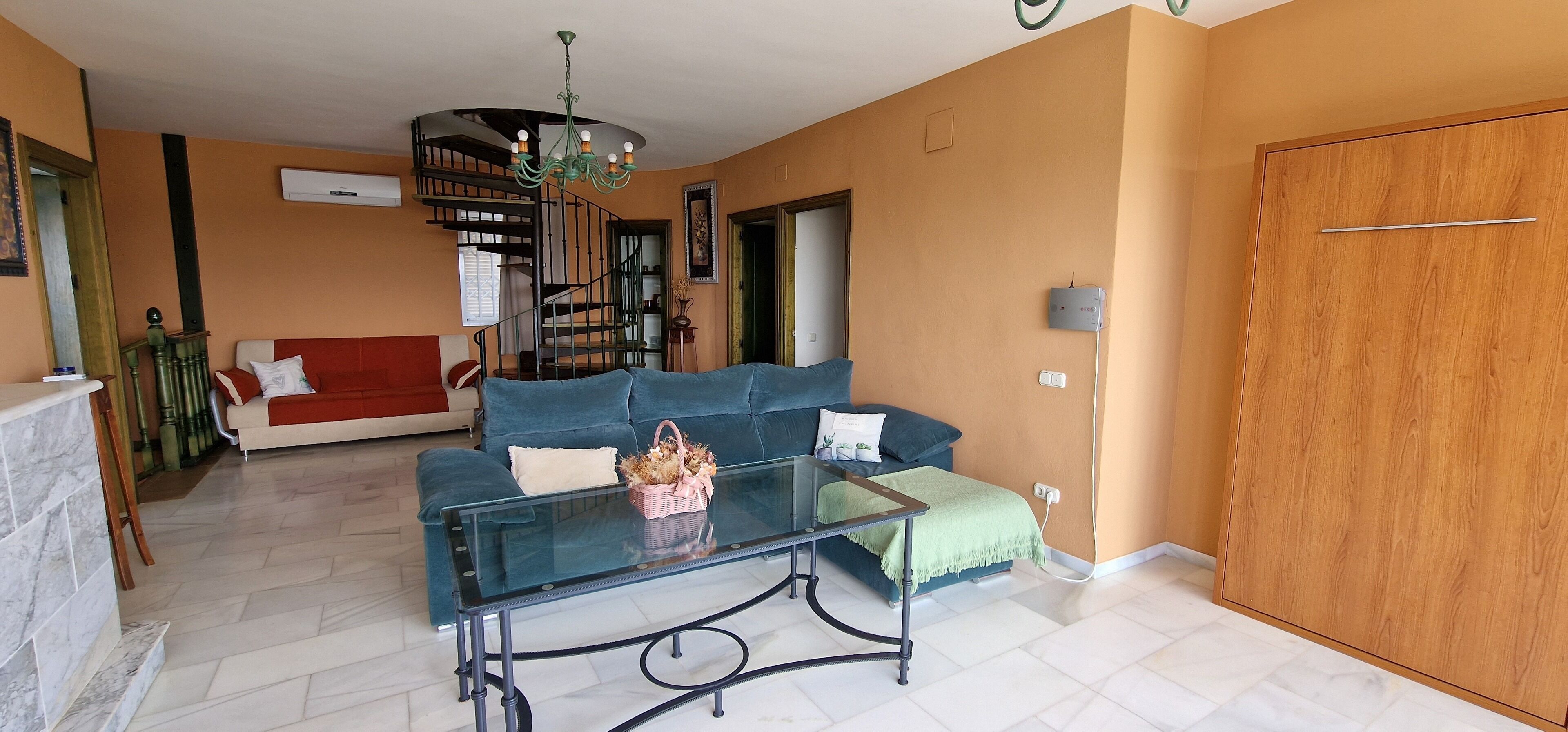 Televisión, chimenea, videojuegos y tenis de mesa 