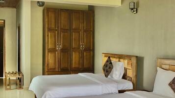 Kamar Twin Eksekutif, 1 kamar tidur, pemandangan danau terbatas, lantai eksekutif | 1 kamar tidur dan didekorasi berbeda-beda