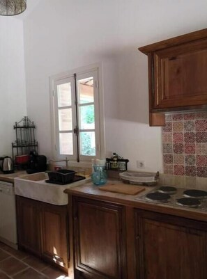 Fridge, microwave, stovetop, dishwasher - La Bastide Bleue (Fayence)