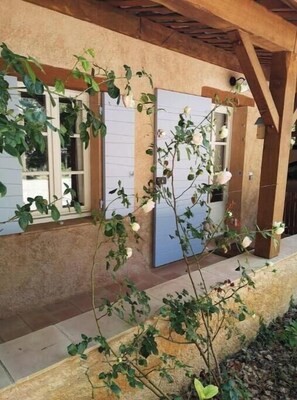 Exterior detail - La Bastide Bleue (Fayence)