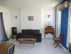 Living area - Appartement 72 M² Avec Balcon A 2 PAS DU Vieux Port ET Proche Plage DES Catalans (Marseille)