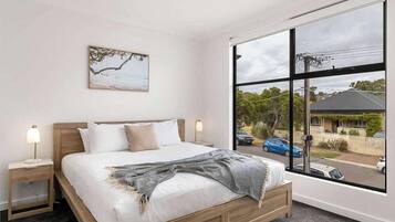 4 bedrooms, desk, iron/ironing board, travel cot