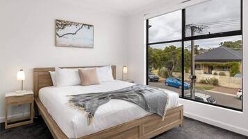 4 bedrooms, desk, iron/ironing board, travel cot