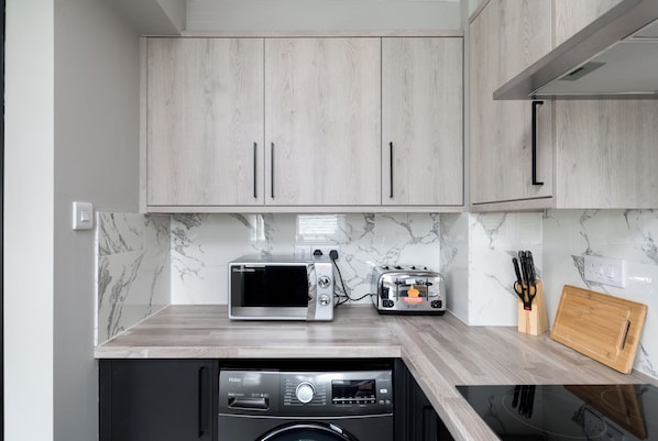 Comfort Apartment | Dapur peribadi | Peti sejuk, ketuhar gelombang mikro, ketuhar, dapur 