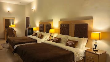 Habitación cuádruple | Escritorio, sistema de insonorización, wifi gratis