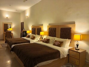 Kamar Quadruple | Meja kerja, kedap suara, dan Wi-Fi gratis