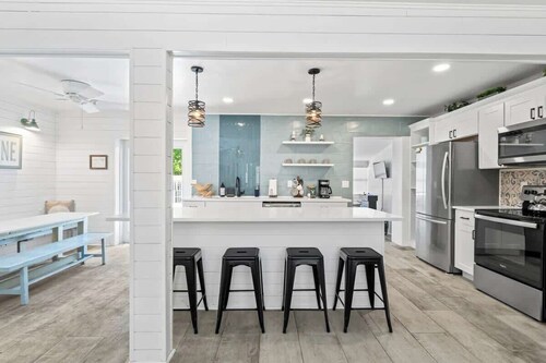 Somewhere To Beach - Jacksonville Beach, Florida