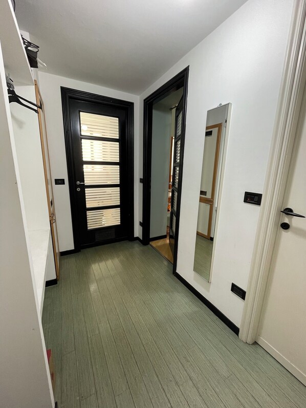 Interior - Room with private bathroom near Porta Romana, in the bustling heart of Milan (Milano)
