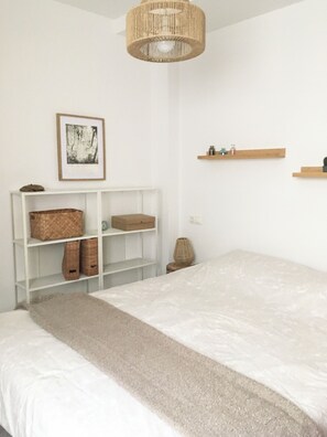 2 bedrooms, iron/ironing board, free WiFi, bed sheets - Casa Bonita - Emplacement Idéal en Plein Centre Avec Roof-top (Santa Pola)