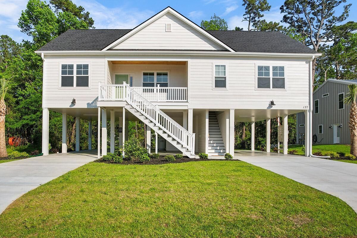 Chloe's Place Beautiful 4 Bdrm 3 Bath