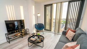 Living area - Bright & Stylish Central Birmingham 2 Bed Flat (Birmingham)