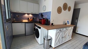 Unclassified image, 5 of 13, button - Cozy Studio, Pool, Tennis, 500m from Beach - Sleeps 4 (Argelès-sur-Mer)