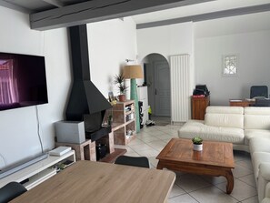 Living area - Jolie Maison Avec Piscine et Hamam Proche des Plages (Pérols)