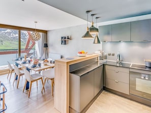 Fridge, microwave, oven, stovetop - Premium Apartment 4* - 5 rooms - 8 guests (Tignes)