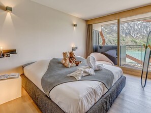 4 bedrooms, free WiFi