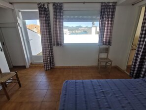 6 Schlafzimmer