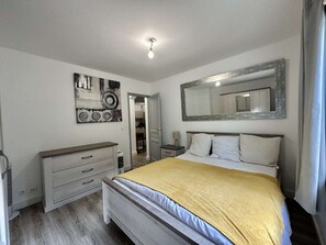 2 bedrooms, WiFi, bed sheets