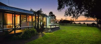 Coopers Lakeside Cabin | Lakefront Escape + Kayaks