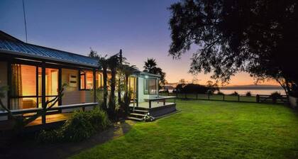 Coopers Lakeside Cabin | Lakefront Escape + Kayaks