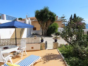 Outdoor dining - Charming Rustic House in Moraira with Pool, Near Beach and Amenities (Moravit)