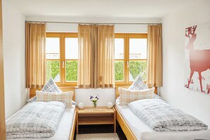 2 makuuhuonetta, silitysrauta/-lauta, Wi-Fi, vuodevaatteet