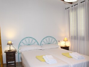 3 bedrooms, free WiFi, bed sheets - Charming Villa in Moraira with Private Pool, Near Beach and Amenities, Pet-Friendly (Moravit)