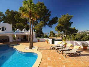 Pool - Luxury Villa with Pool Near Beach & Shops in Moraira (Moravit)