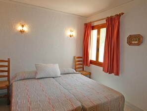 3 bedrooms, free WiFi, bed sheets