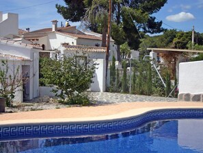 Pool - Classic Holiday Home with Communal Pool in Moraira, 1km to Beach, 3BR, 2BA, Sleeps 6 (Moravit)