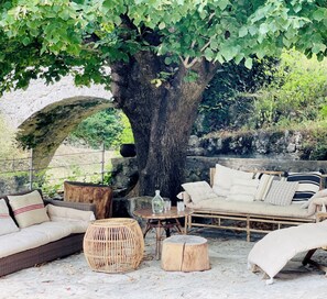 Terrace/patio - Escapade au Moulin et sa Rivière Privative au Milieu D'un Domaine de 14 Hectares (Saint-Vallier-de-Thiey)