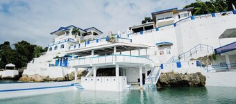 Rockwalled Adventure Resort by Hiverooms